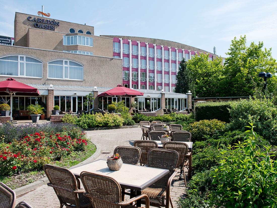 Carlton Oasis Hotel